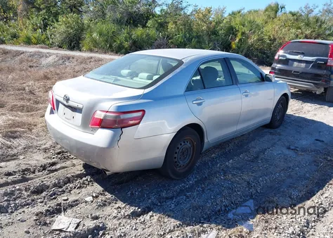 2007 Toyota Camry Ce/Le/Se/Xle z USA, uszkodzony, nr VIN 4T1BE46K674555902